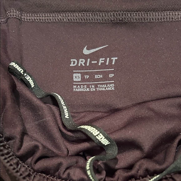 Nike Women's Black Athletic Shorts - Picture 2 of 3